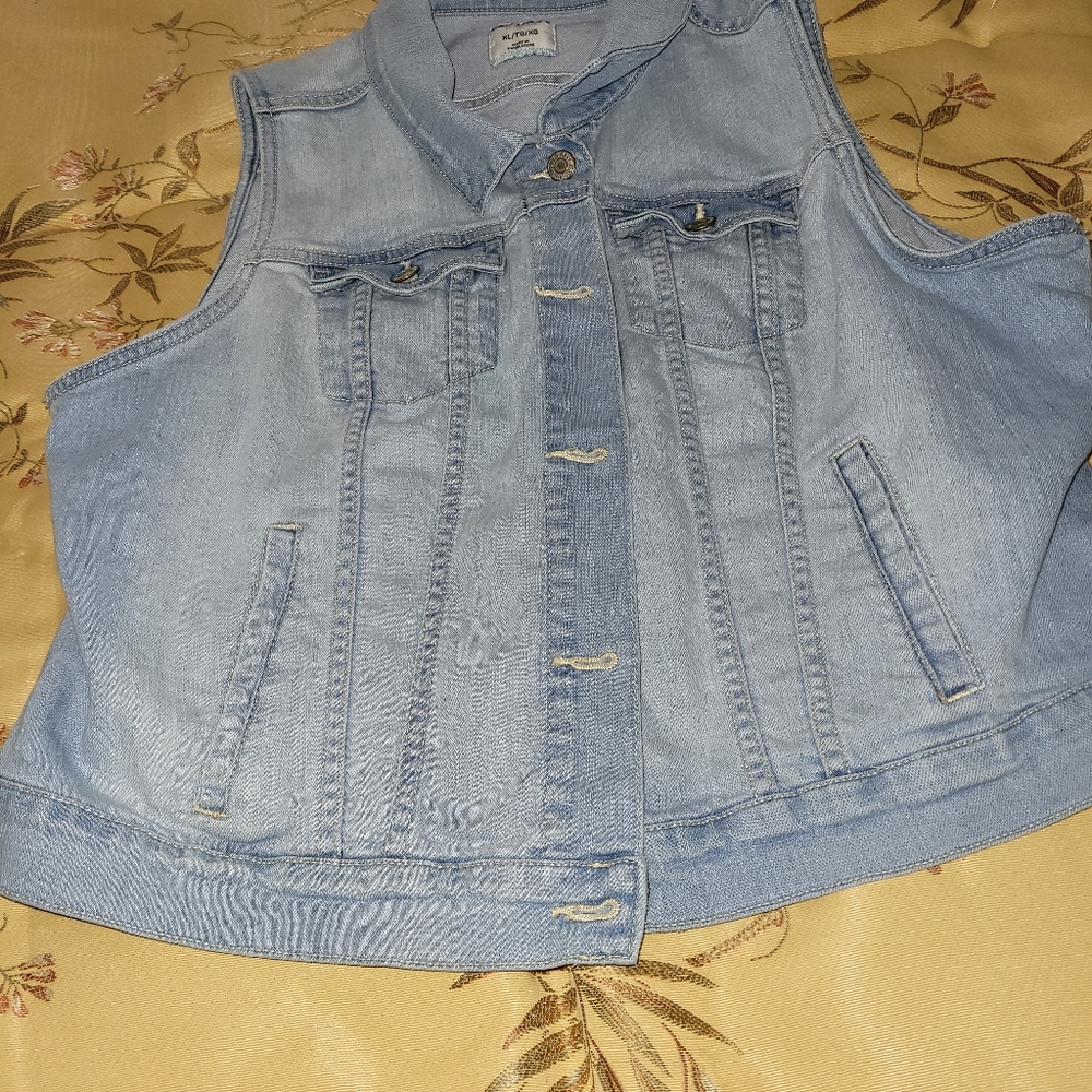 Jean Vest